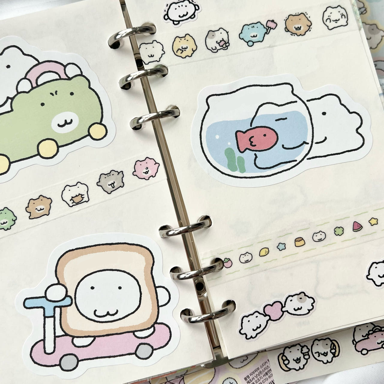 にゃんにゃんステッカー【もぞもぞ4種2枚セット】